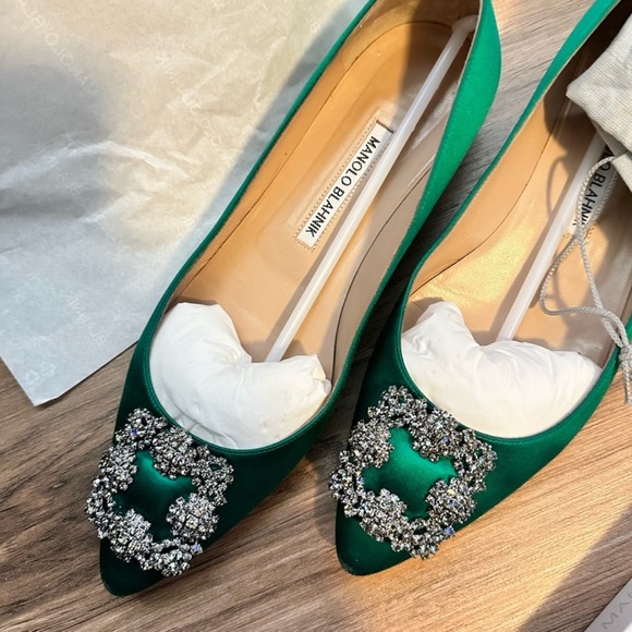 ⭐️ AUTHENTIC MANOLO BLAHNIK Hangisi 10 Flat⭐️